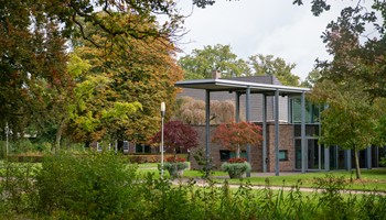 Uitvaartcentrum Kranenburg buiten